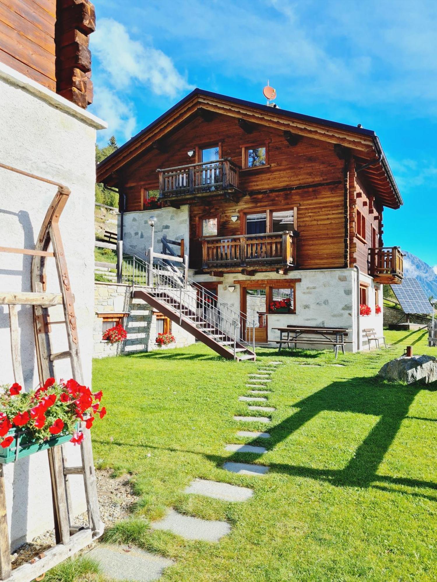 Chalet Selva Apartment Isolaccia Bagian luar foto