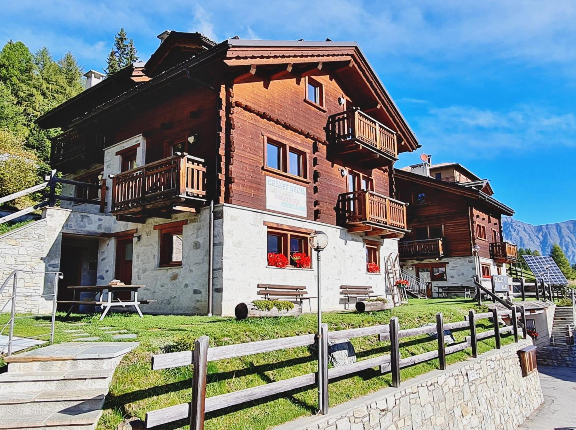 Chalet Selva Apartment Isolaccia Bagian luar foto