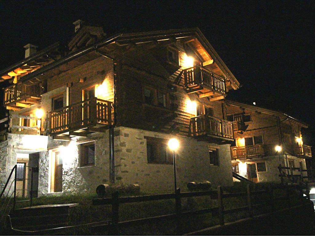 Chalet Selva Apartment Isolaccia Bagian luar foto